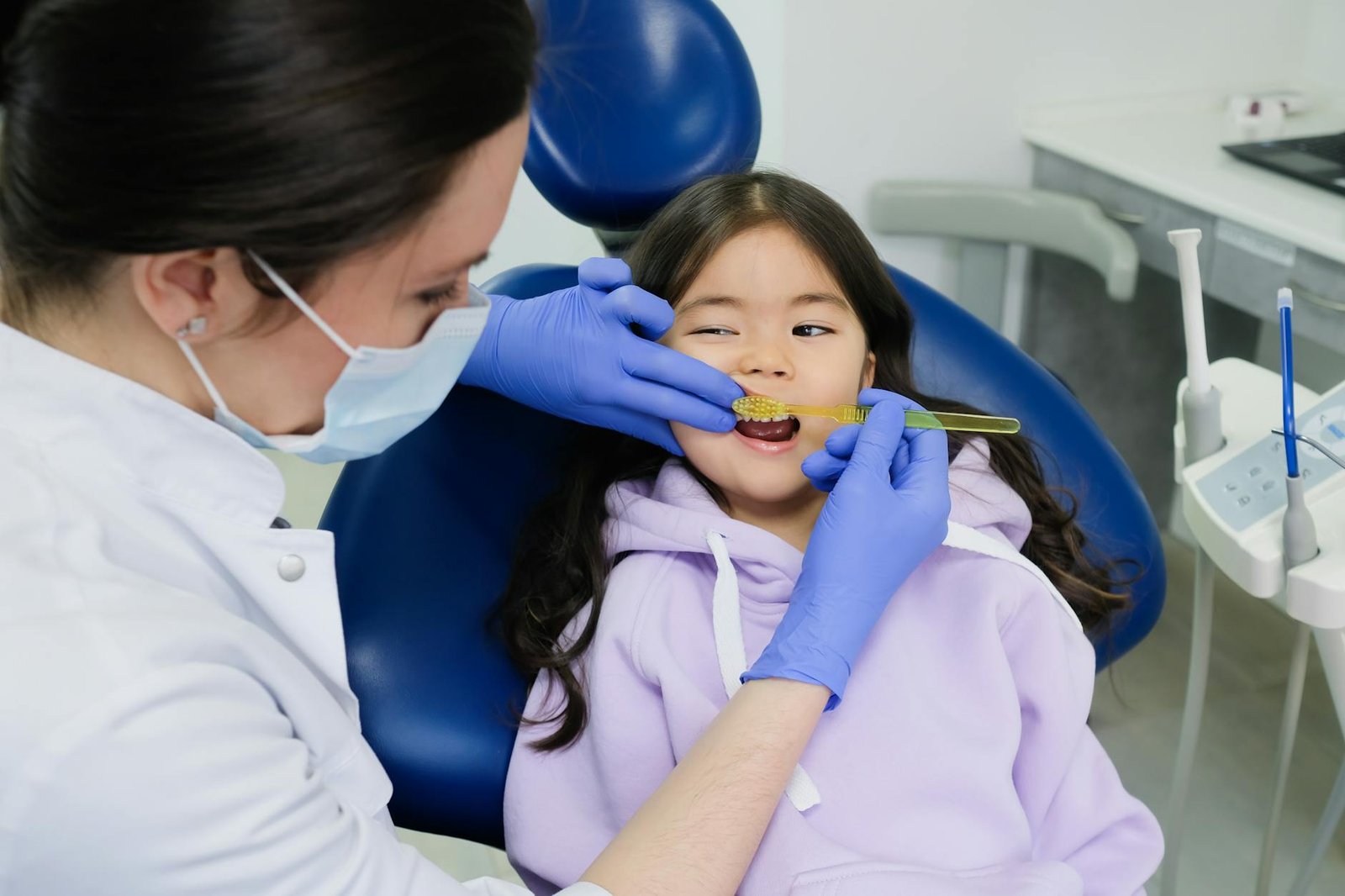 Illustration of Kids Toothbrush Guide: Best Dentist-Recommended Picks for Chhatrapati Sambhajinagar